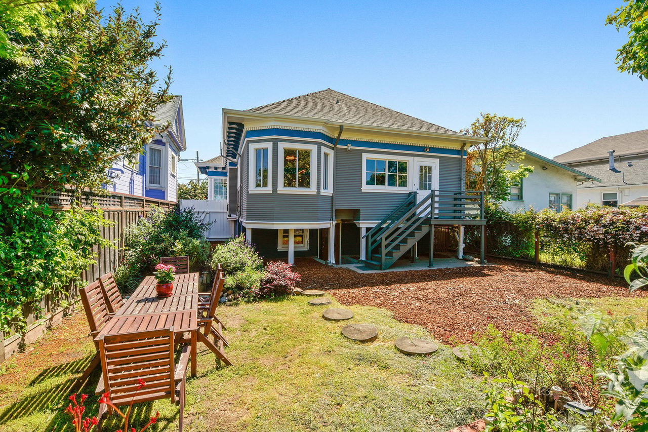 811 Santa Clara Ave