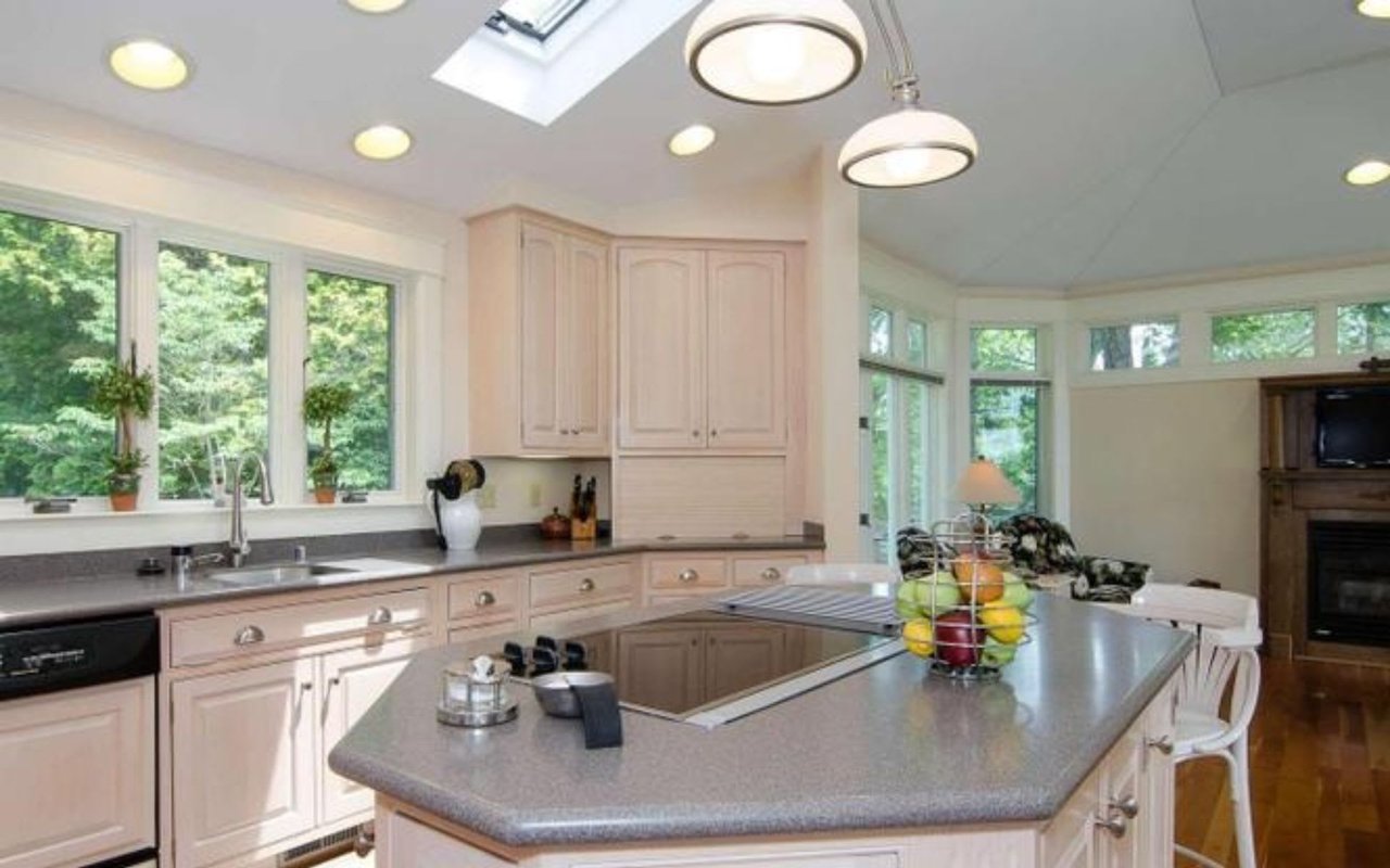 6 Charclavir Ln