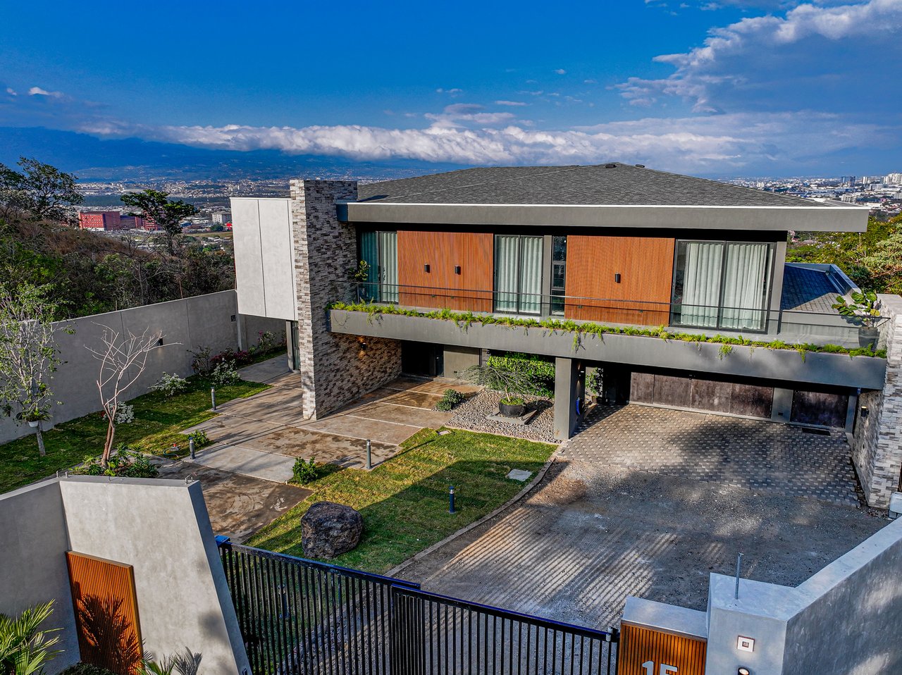 Panoramic City View Estate Home, Escazu, San Jose