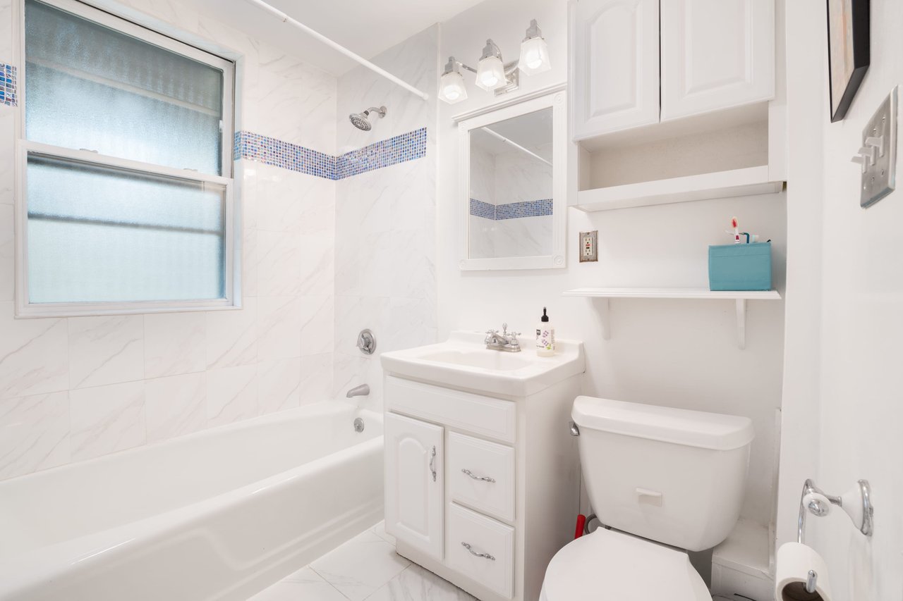 27 Paul Gore St. Unit: 1