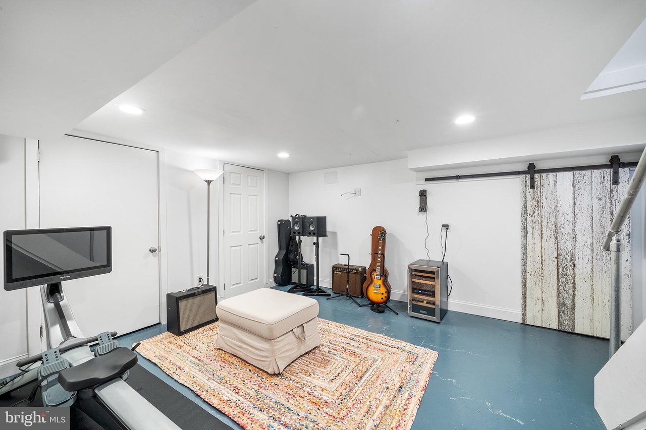 141 Barrie Rd