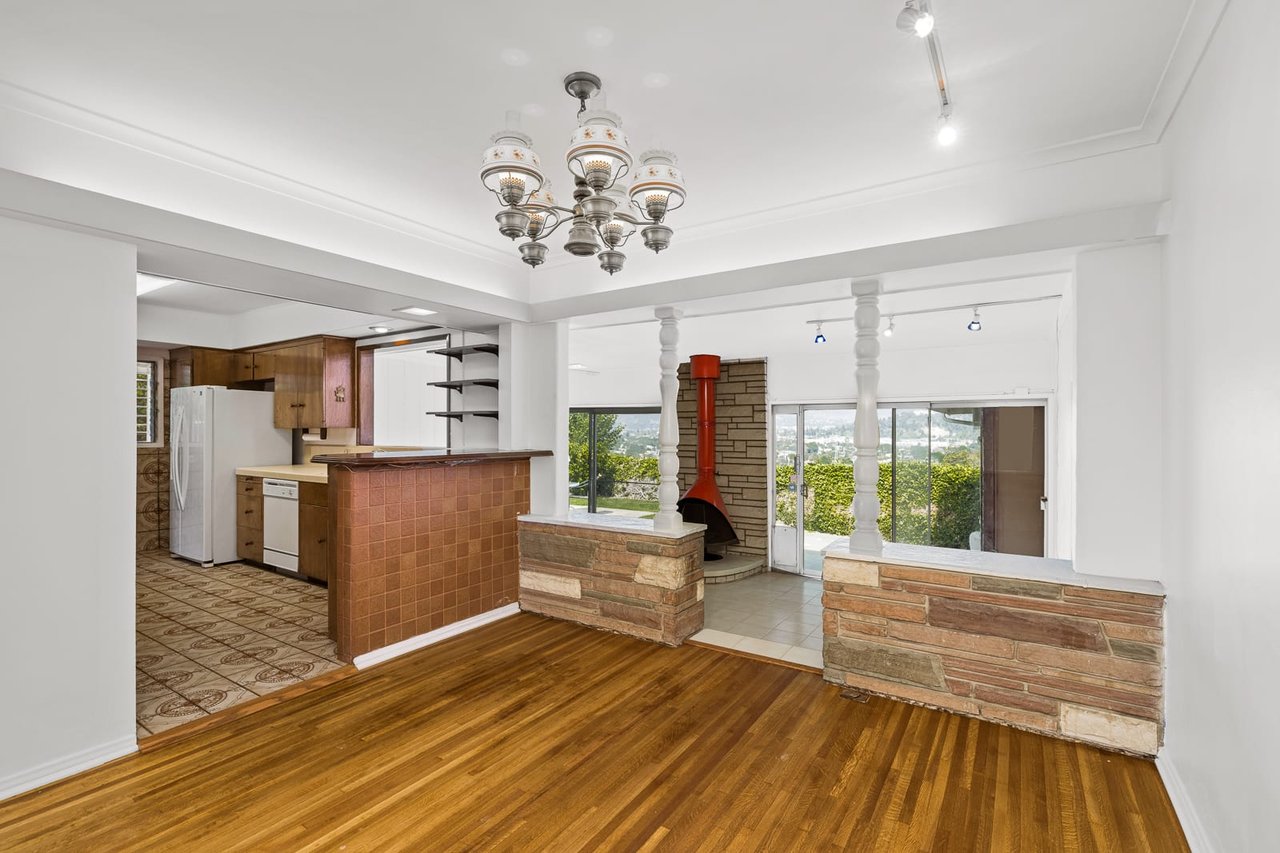 2590 Lake View Ave, Silverlake