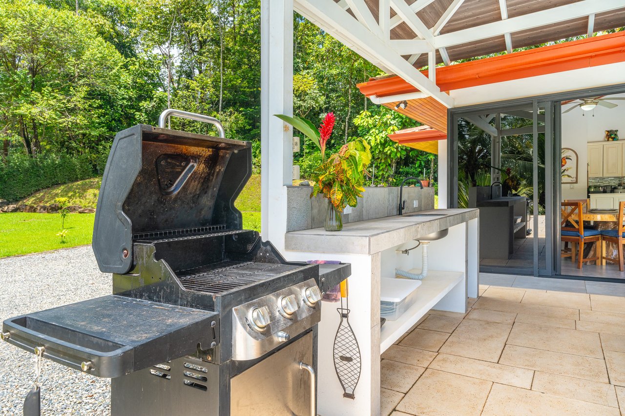 Excellent 3BR in Popular Neighborhood, Quiet, Private, Strong Rental Income