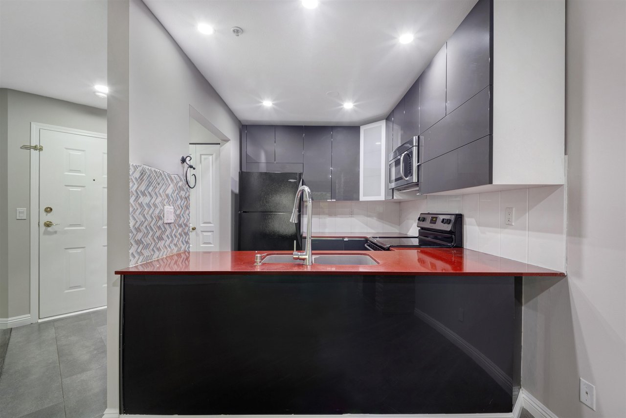 320-7139 18th Ave