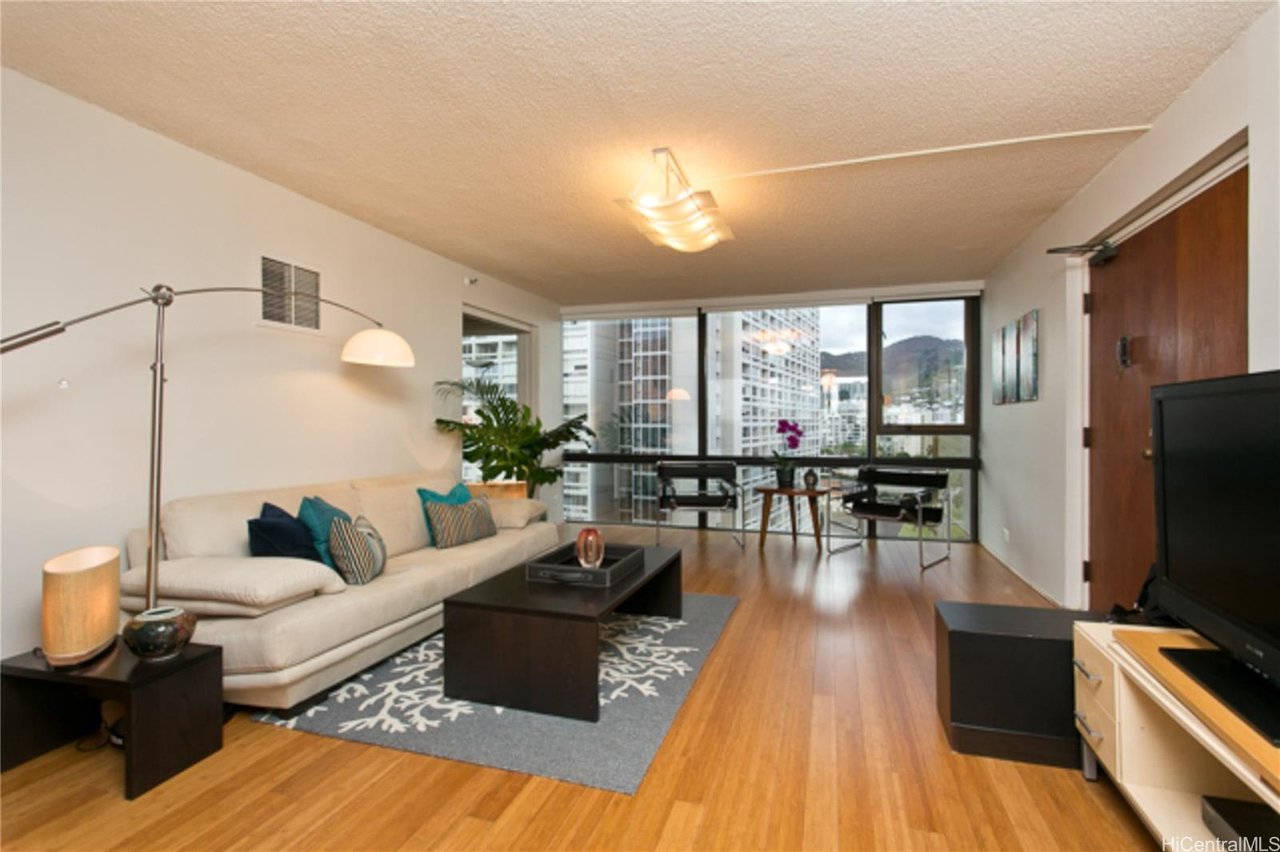 1114 Punahou St #16B