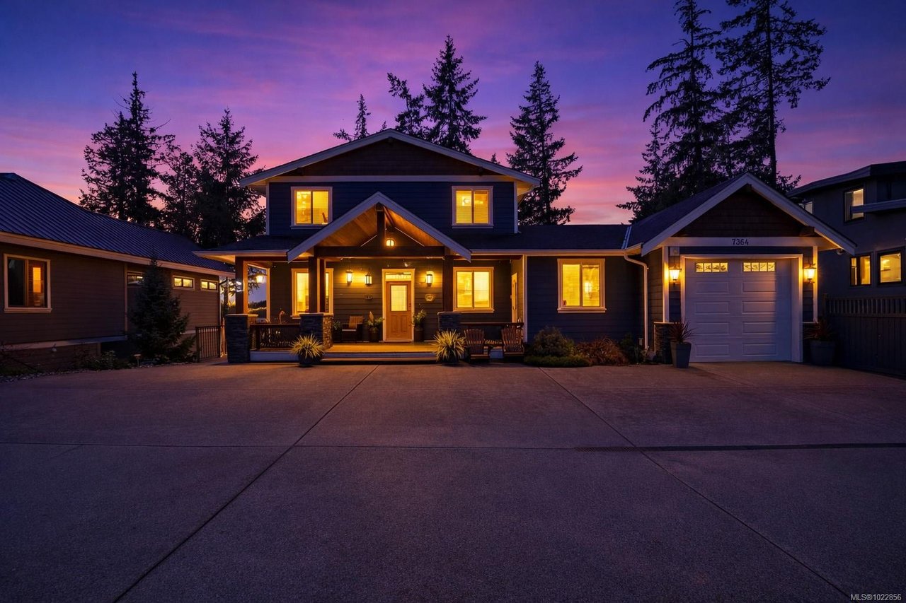 7364 Lakefront Dr, Lake Cowichan