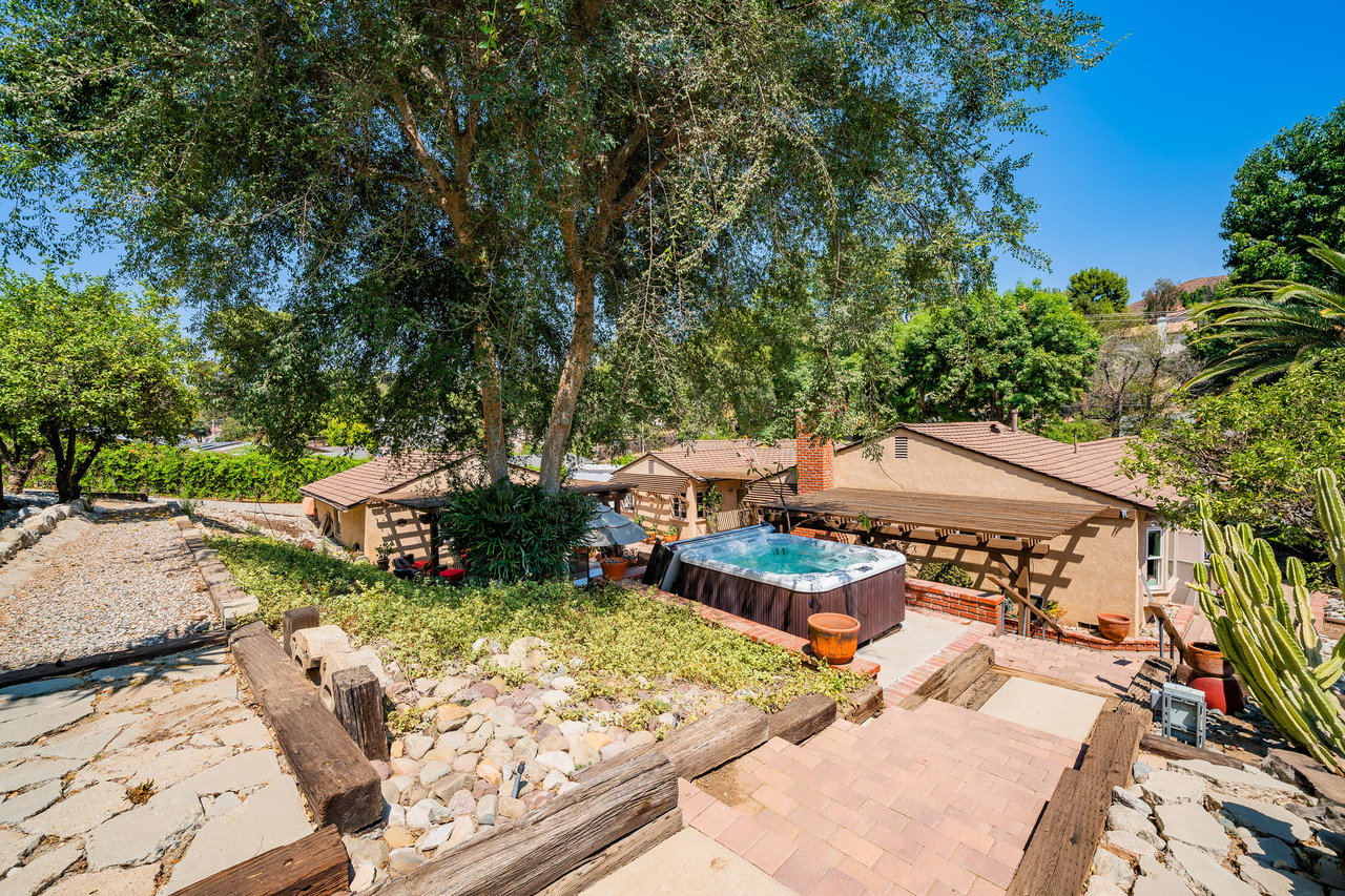 A Lil Bit O' Country in Shadow Hills * SOLD at full price