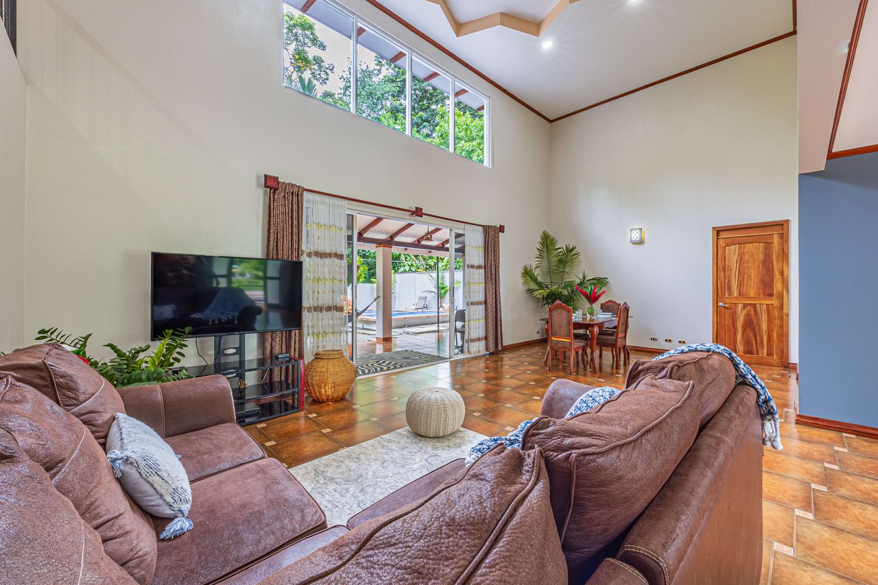 "Happy Daze" Home in Uvita 3 Bed, 3 bath & Pool