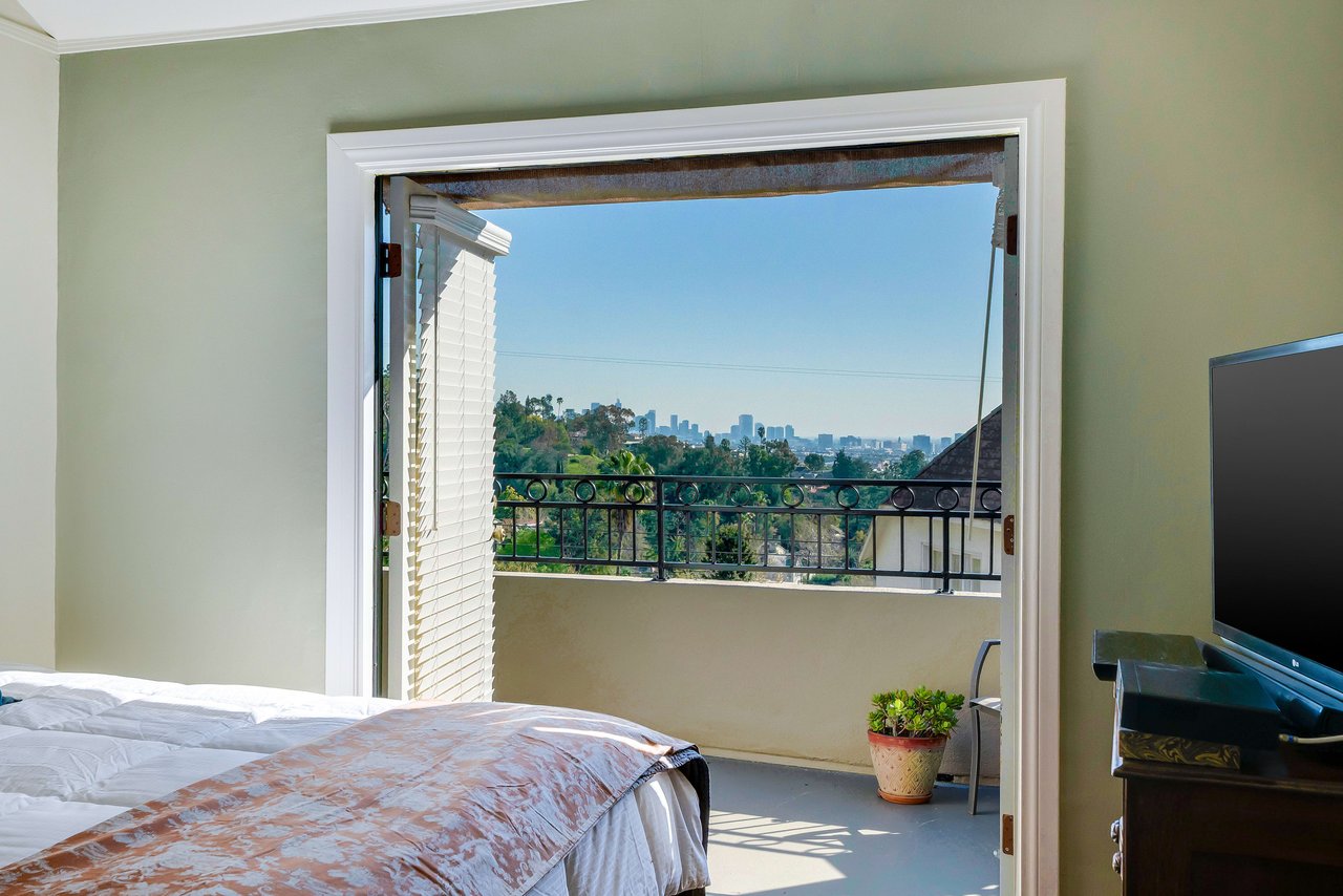 Hollywood Hills Pied de Terre - Another Off Market Sale