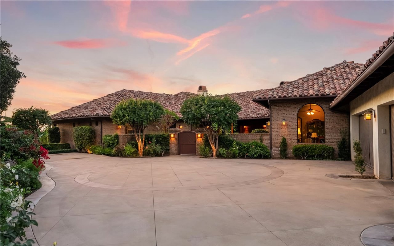 Financing an Ultra-Luxury Home: Comprehensive Guide for High-Net-Worth Buyers