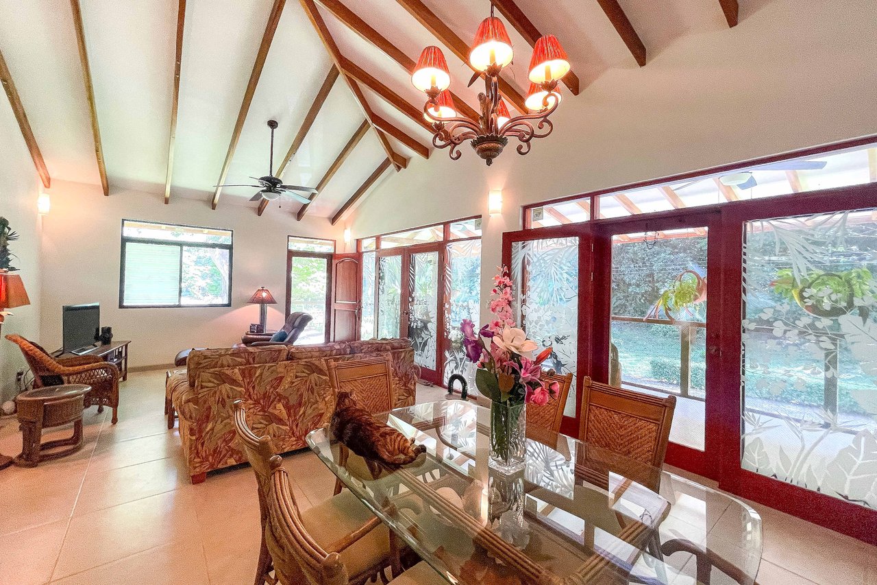 Wheelchair Friendly- 2 Bedroom house in a Quiet Community