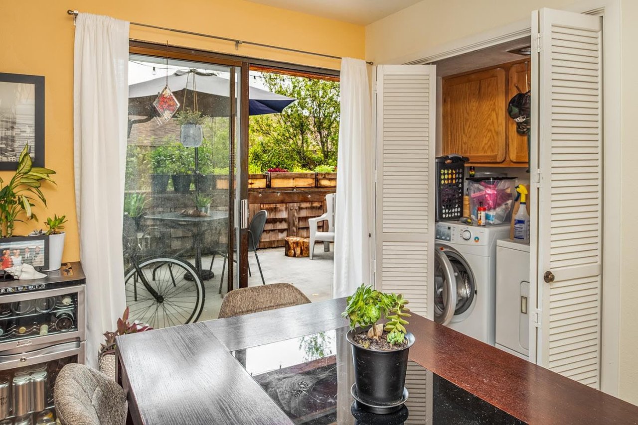 461 Dela Vina Ave APT 305