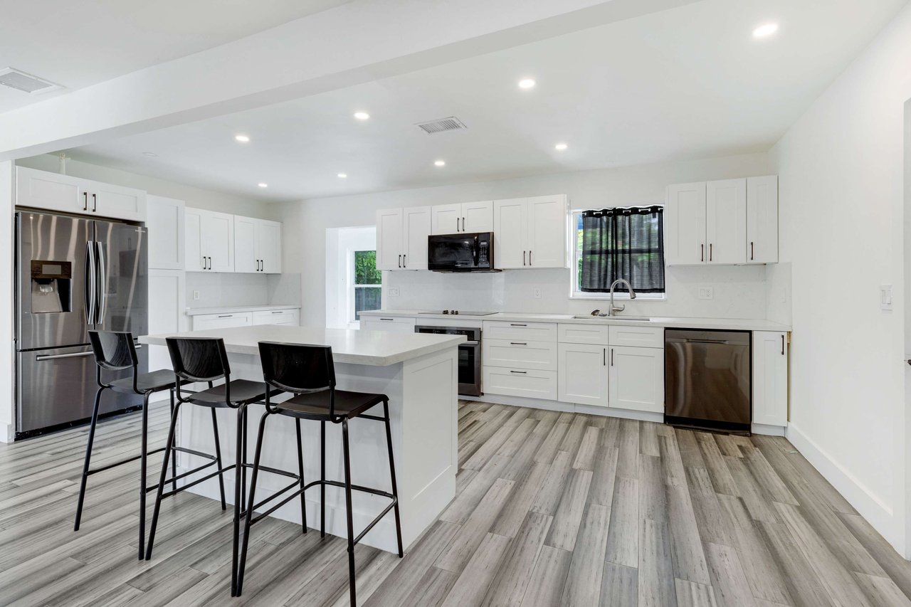 1844 Sheridan St Hollywood FL-33020
