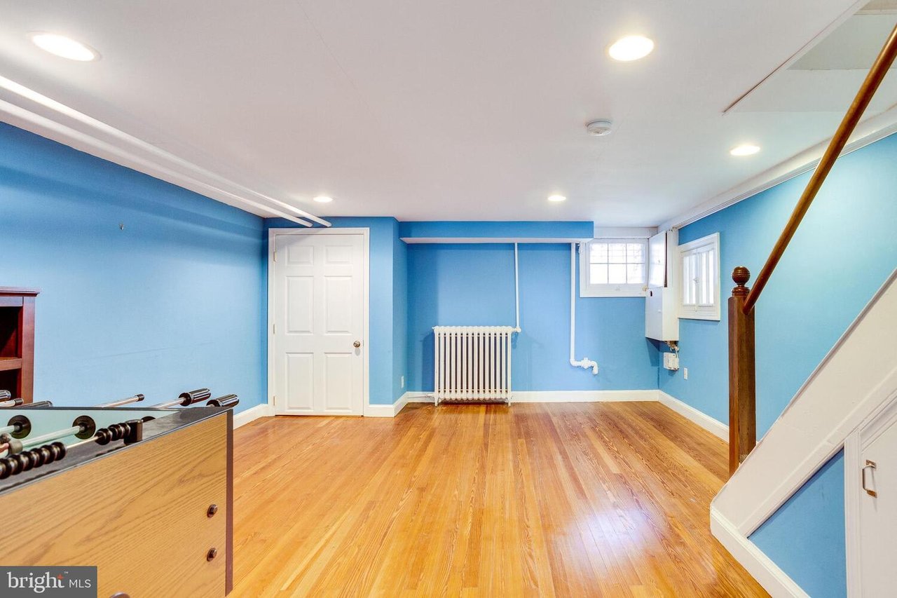 434 Longfellow St NW
