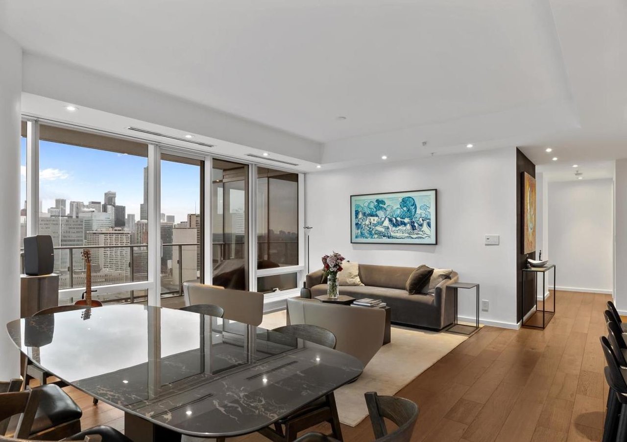 Suite 2605 -180 University Avenue