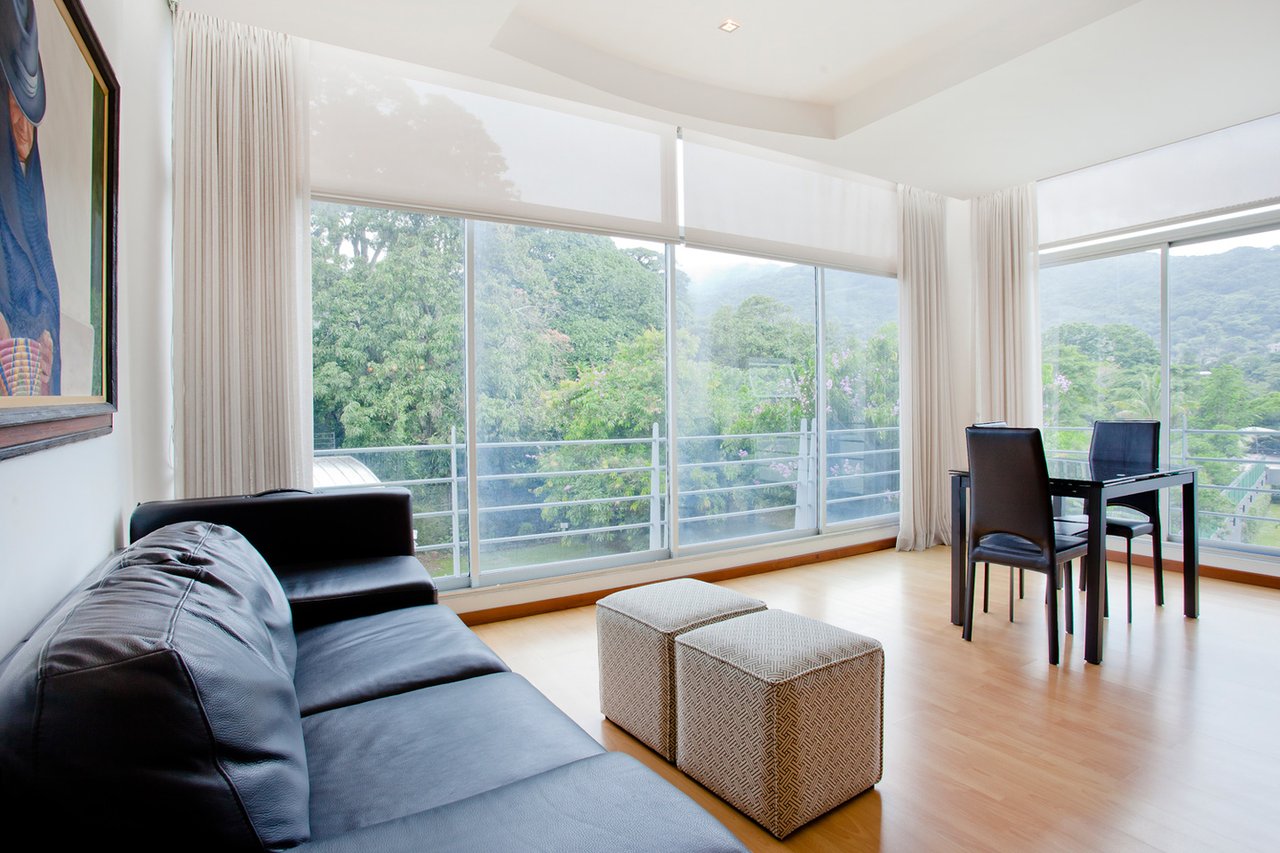 Mountain View Contemporary Apartment, Escazu, San Jose