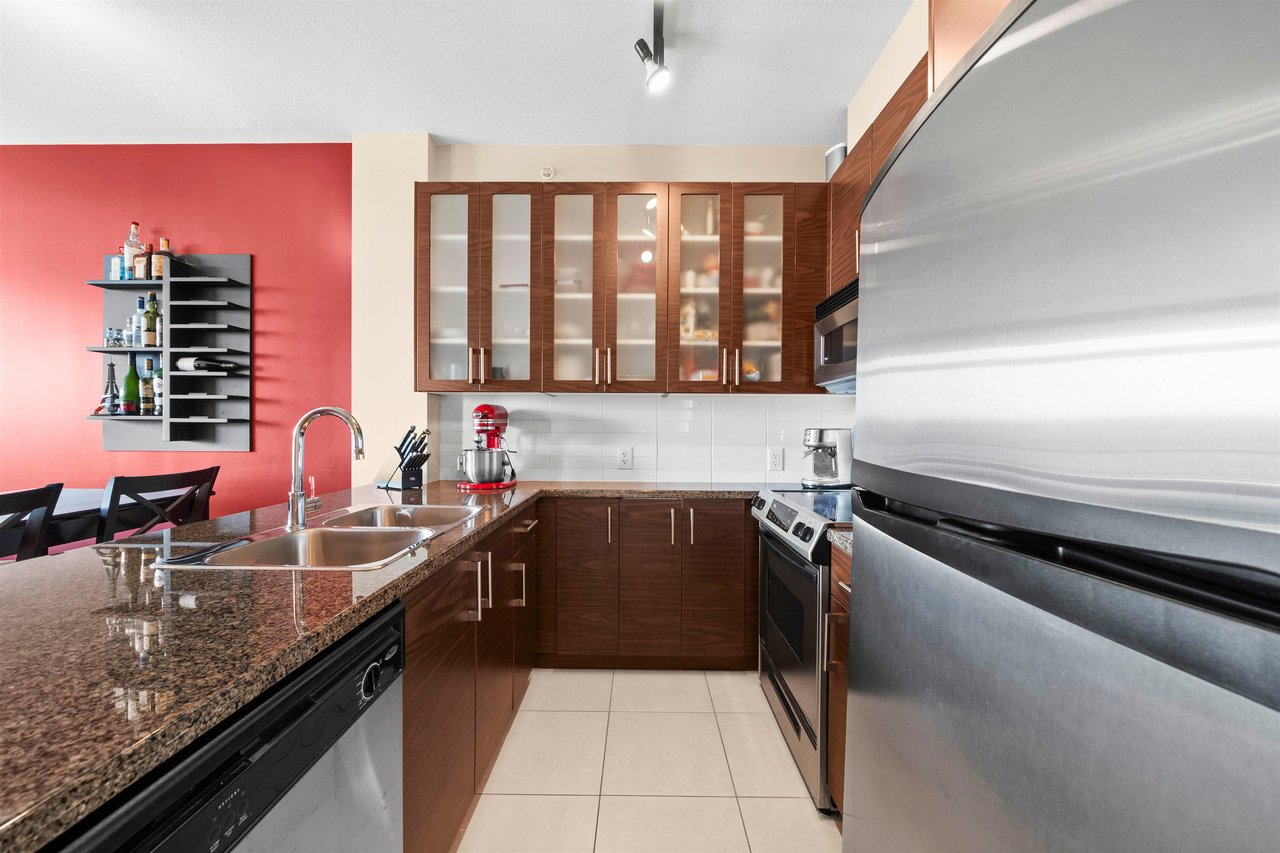 1402-2345 Madison Ave