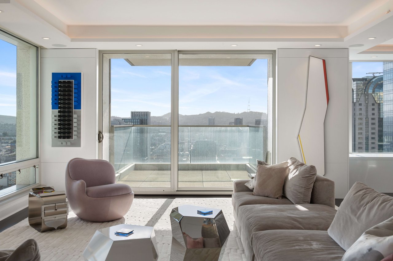 St. Regis Residence 30CD