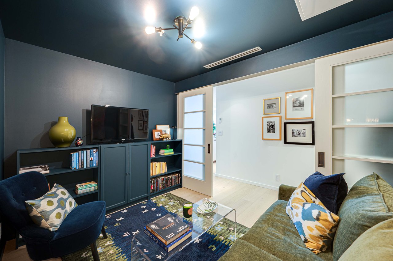 Suite 3206- 180 University Avenue