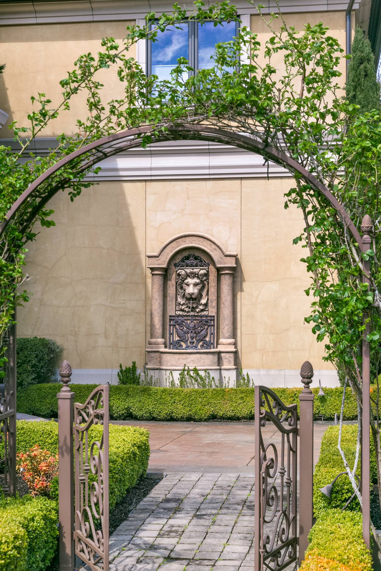 Clyde Hill Villa 