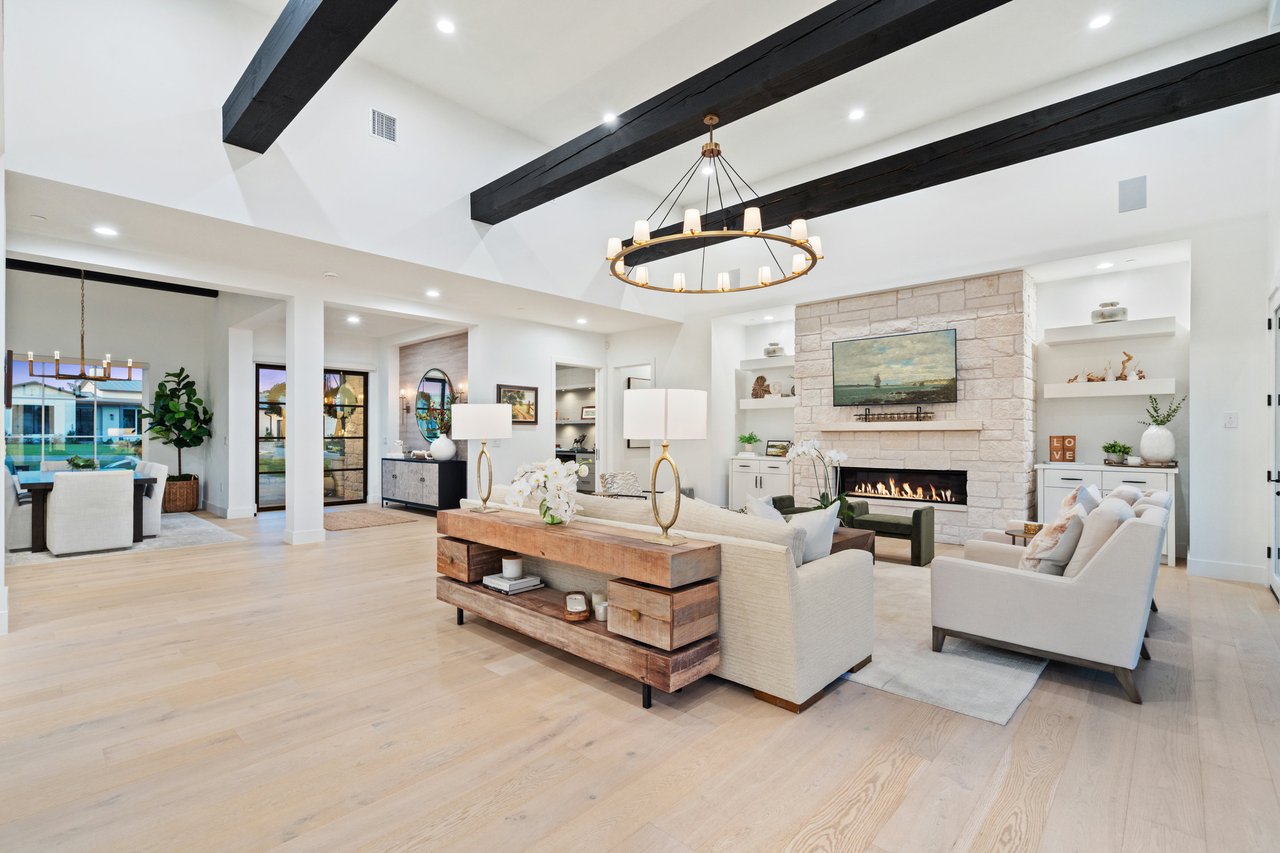 Austin-Elegance in Lake Travis ISD