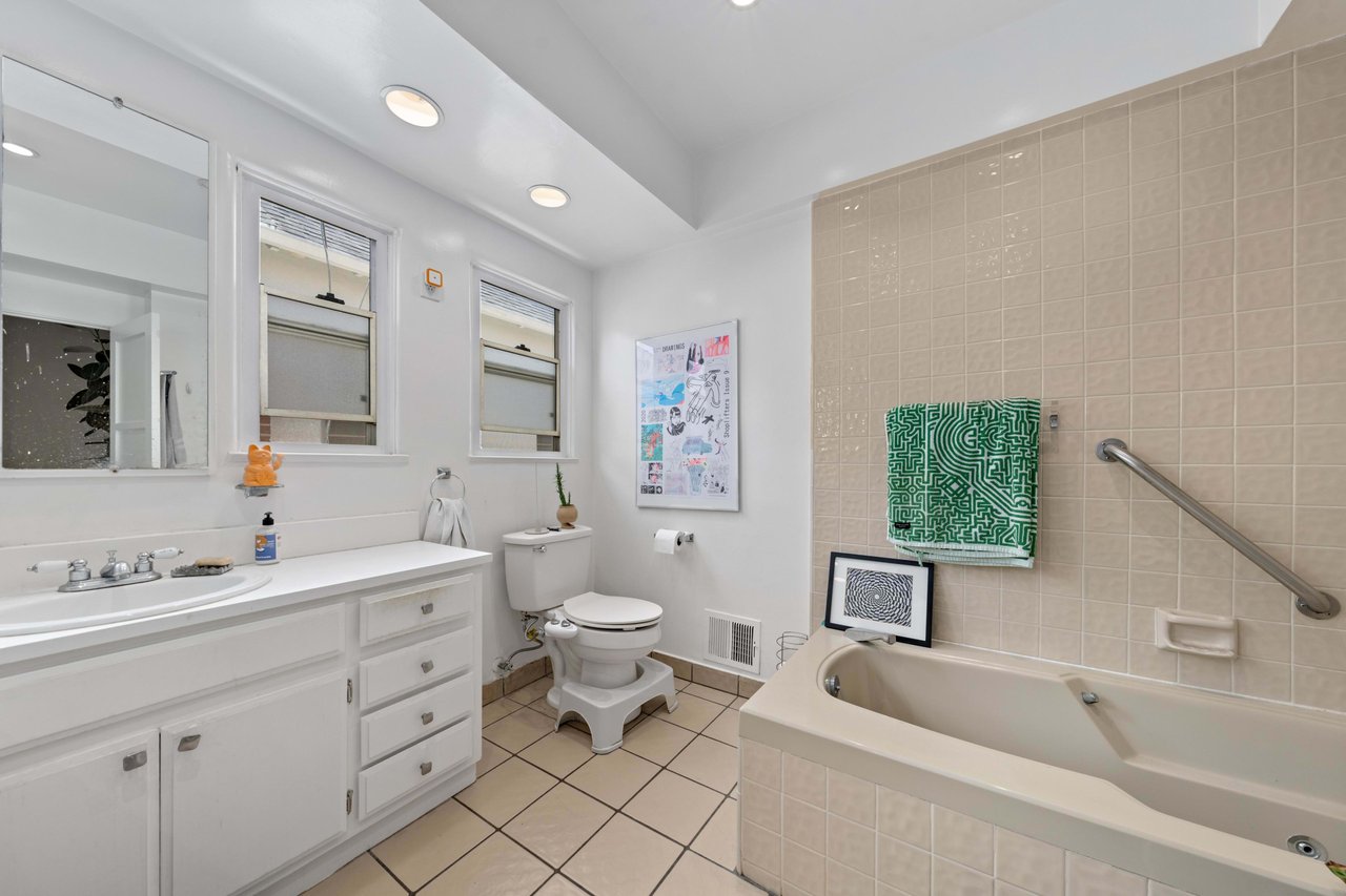 6120 Packard Street, South Carthay