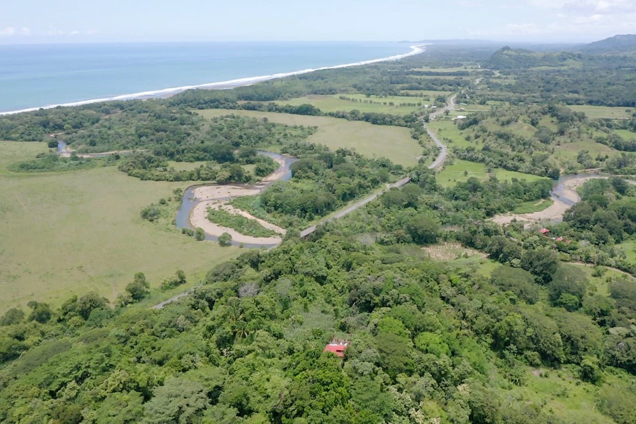 Income Producing Property with Ocean View close to Dominical