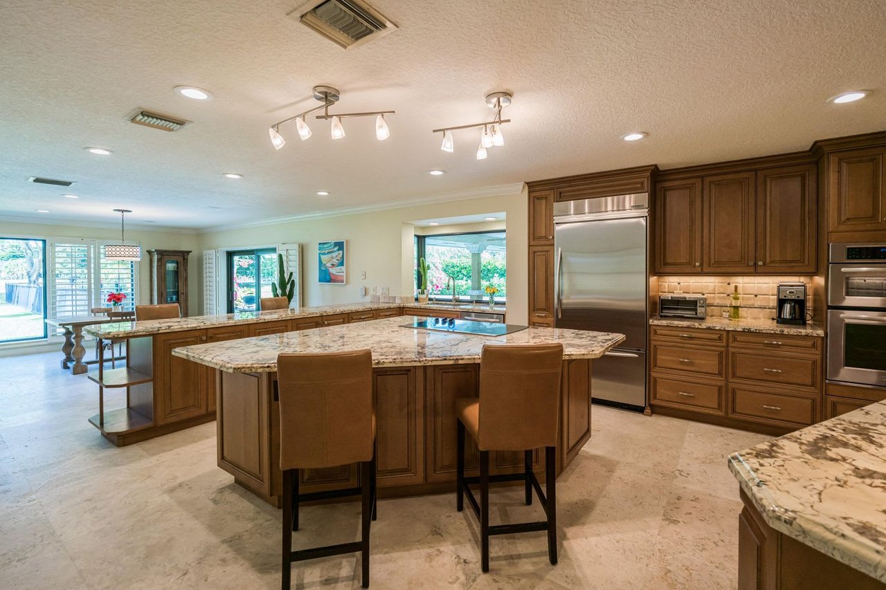 5576 High Flyer Road N