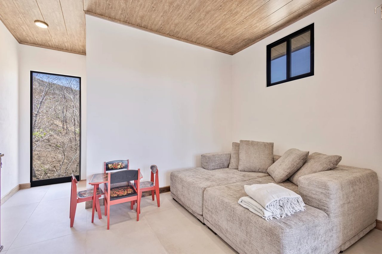 Modern Hilltop Home with Ocean Views, Papagayo, Guanacaste