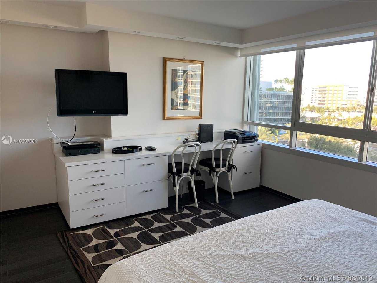 South Pointe Tower 810