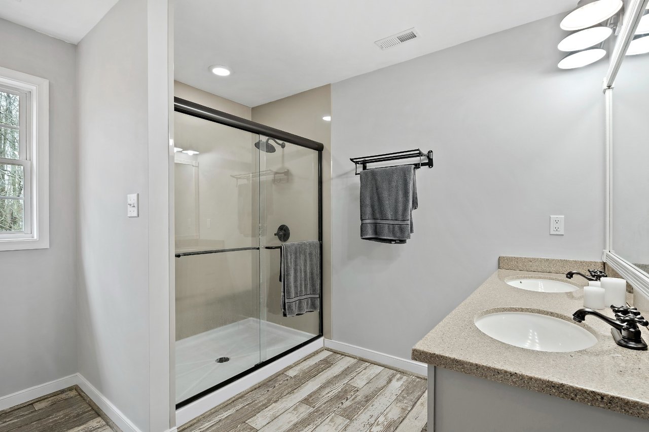 4375 Lynnecross Court