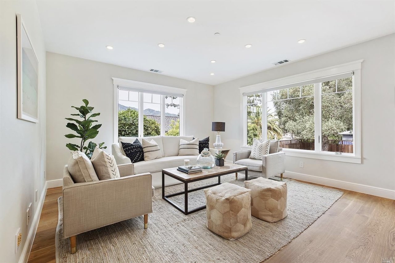 7 Ash Ave