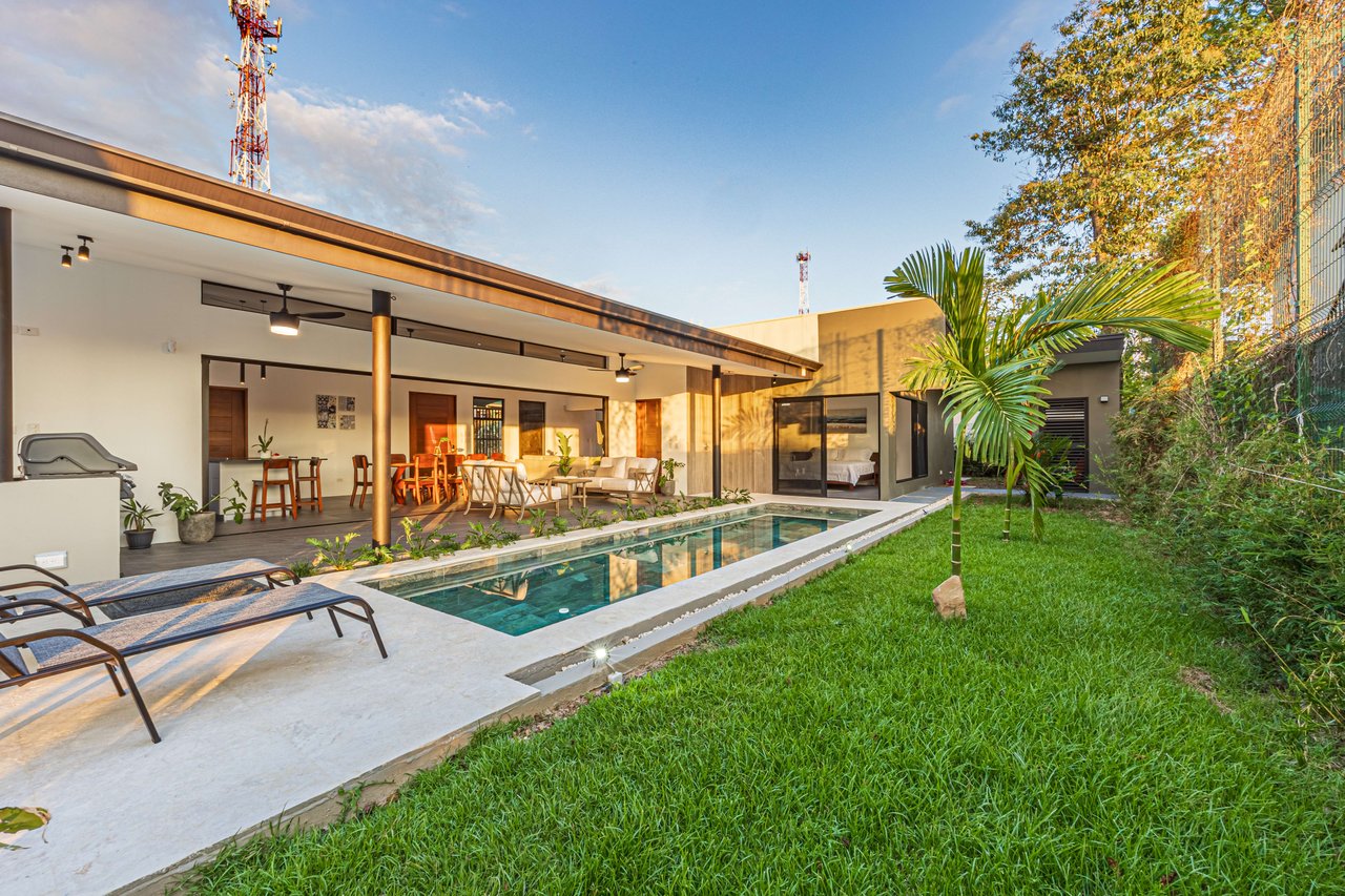 Stylish 3 bed, 3 bath Brand New  Villa in Uvita. 