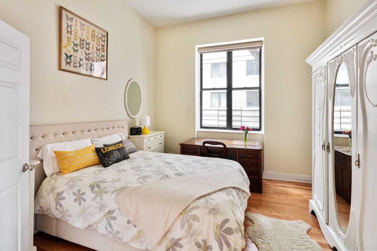 244 Riverside Dr #1D