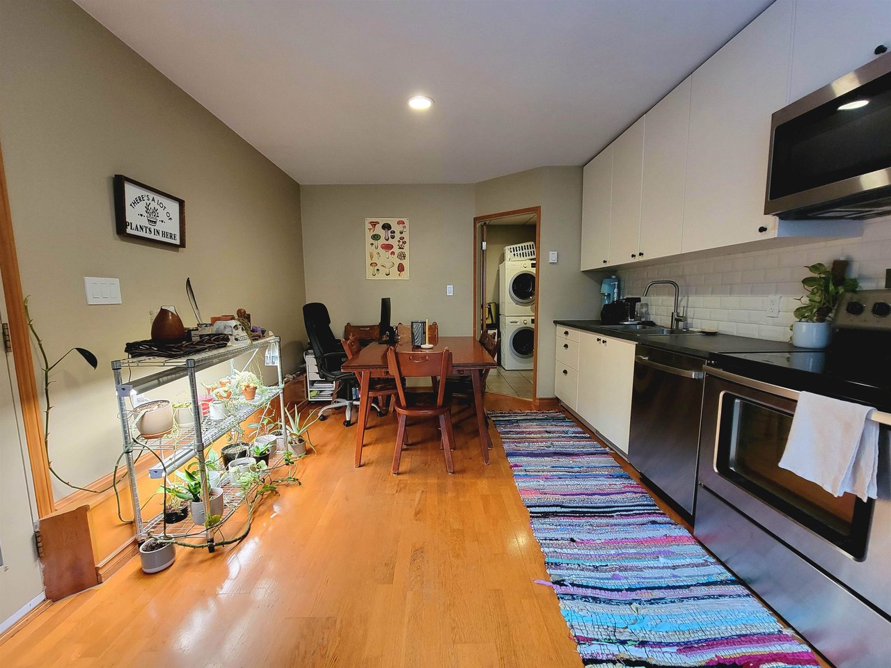 2552 Jura Cres