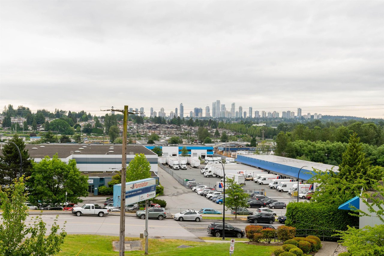 2222 Douglas Rd