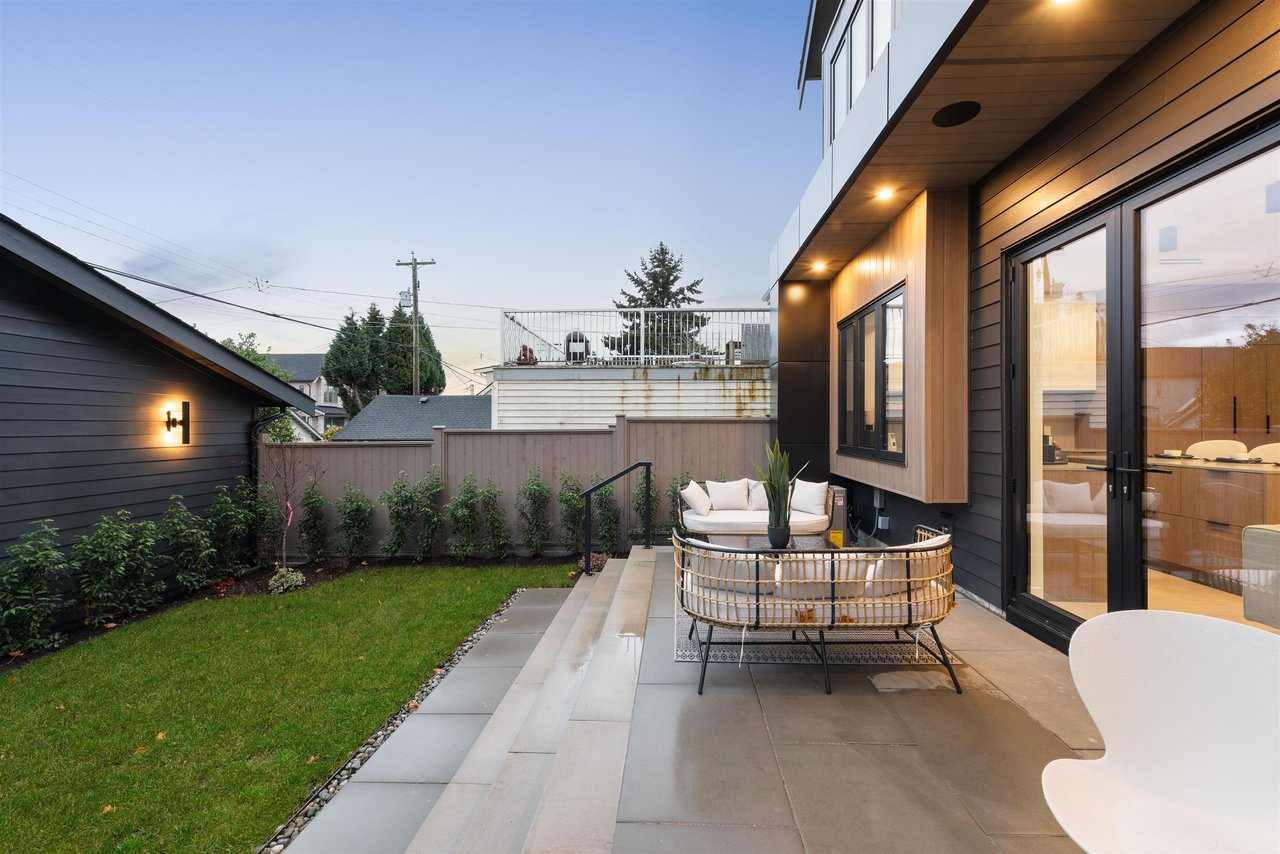 2-351 E 38th Ave