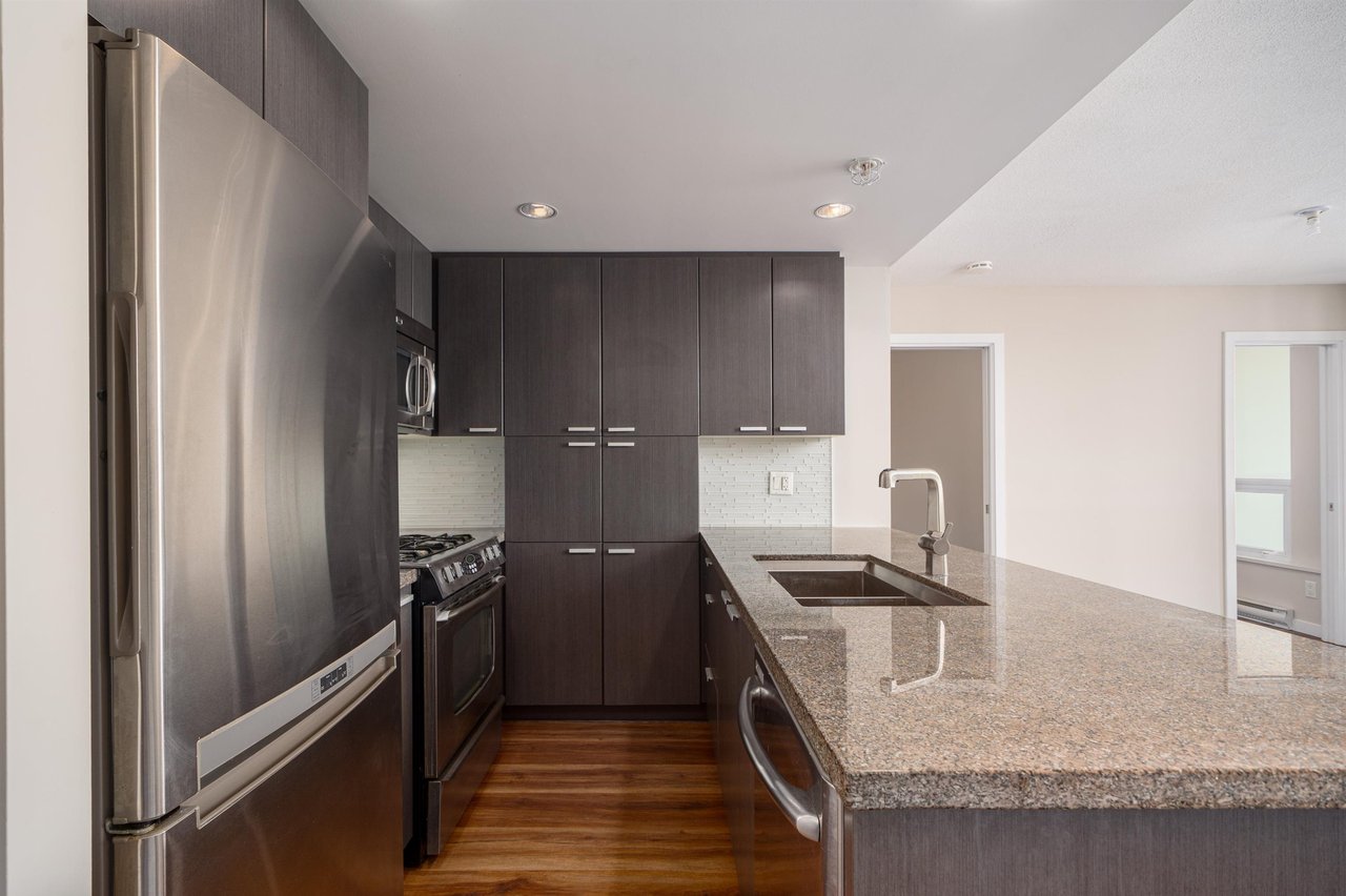 801-2200 Douglas Rd
