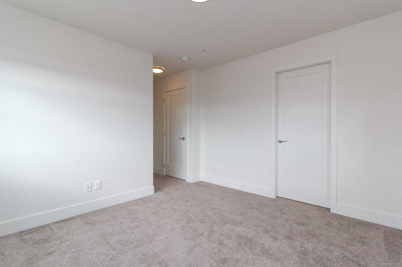 31-350 Latoria Blvd