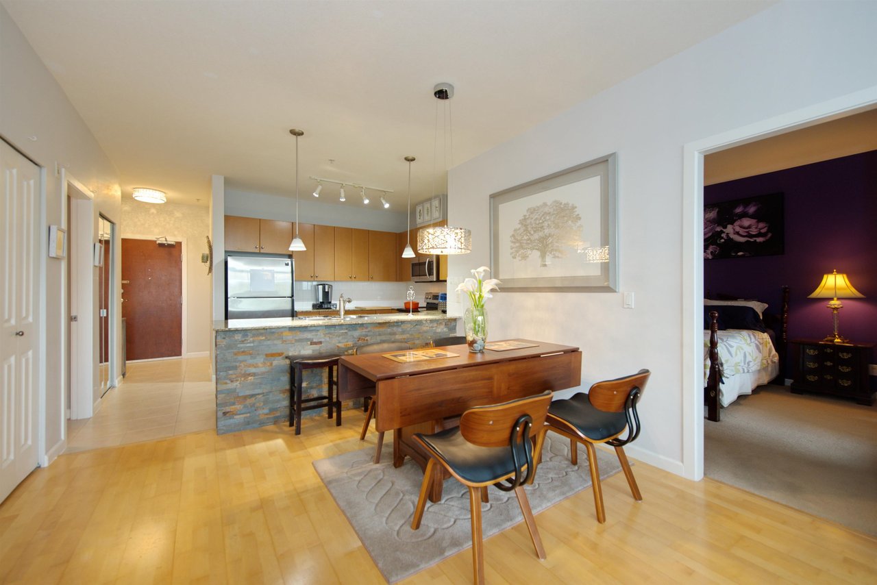 206-15385 101a Avenue, Surrey