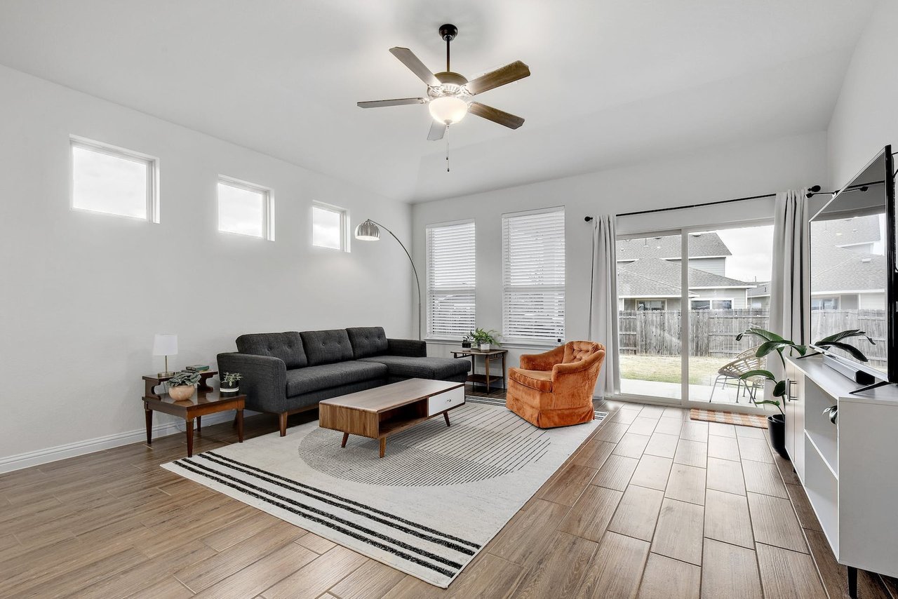8206 Dampton Ln, Austin, Texas 78744