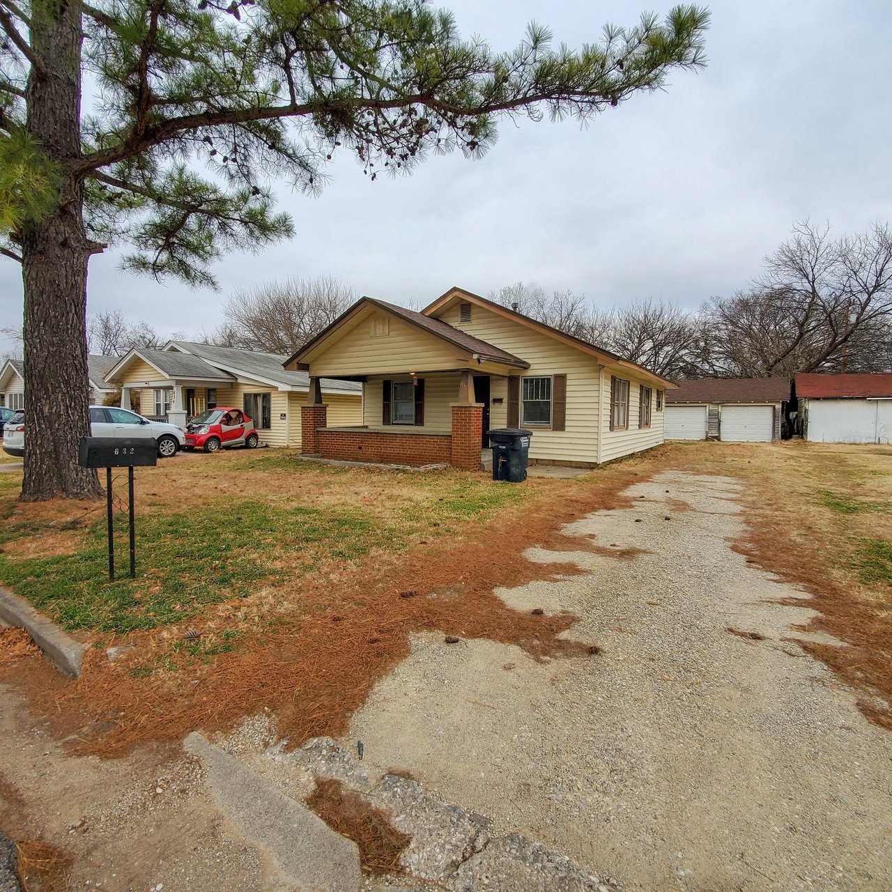 632 W Dewey 