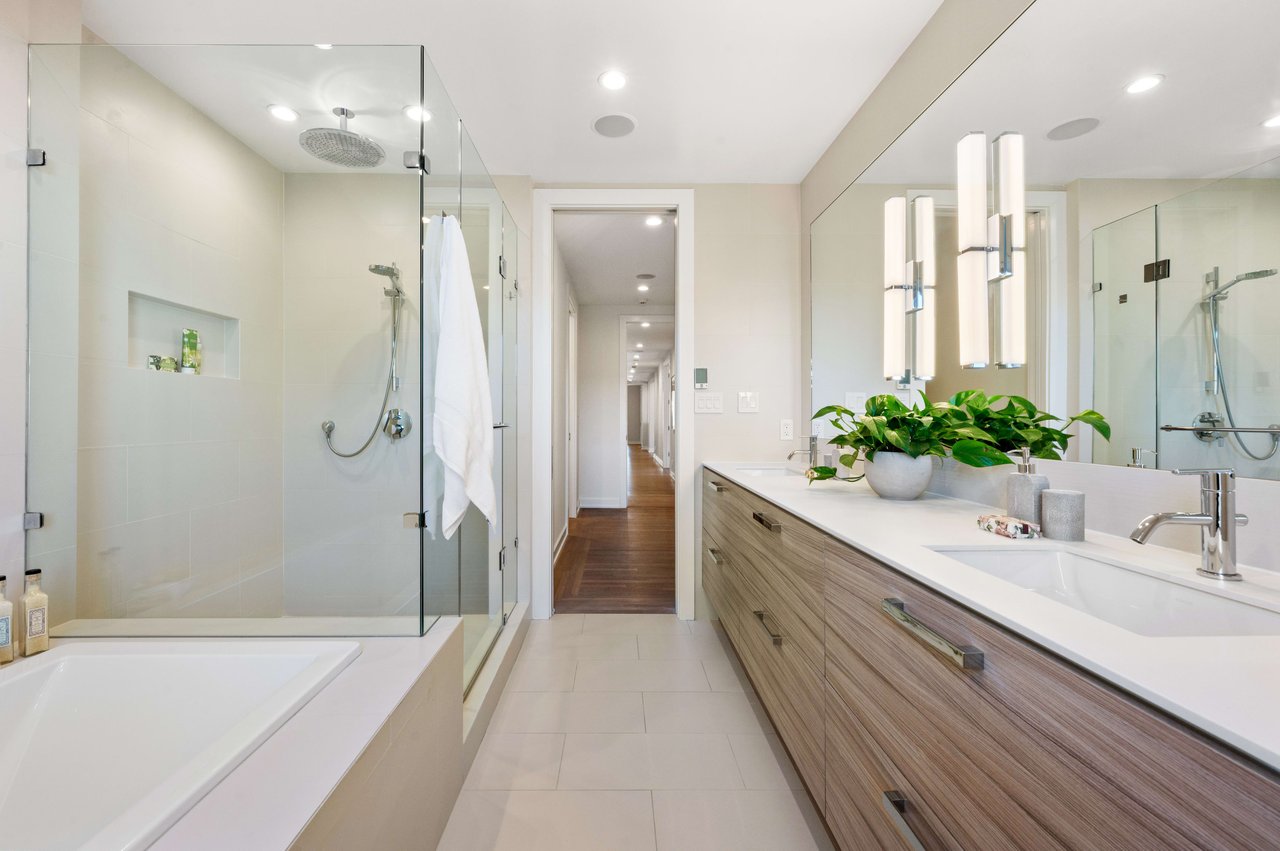 Grand Pacific Heights Apartment