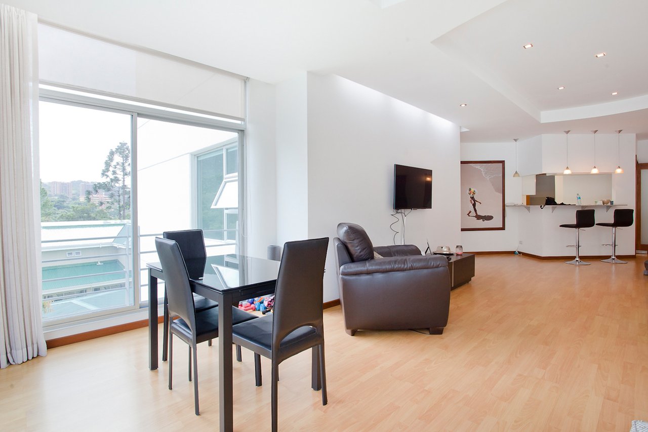 Mountain View Contemporary Apartment, Escazu, San Jose