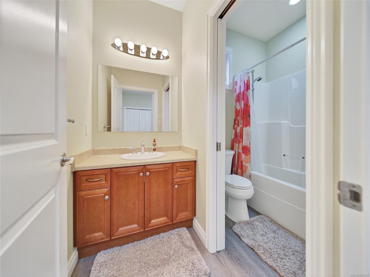 1260 Rockhampton Close