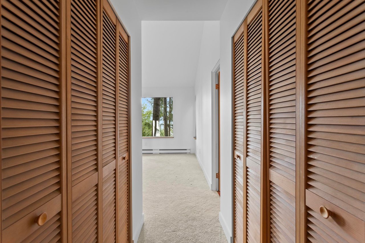 60 Sunset Dr
