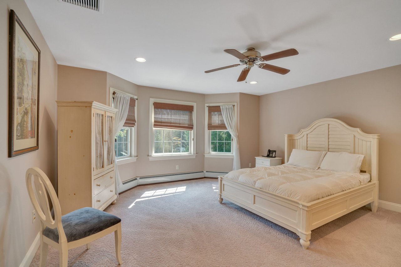 8 Glenbrook Drive