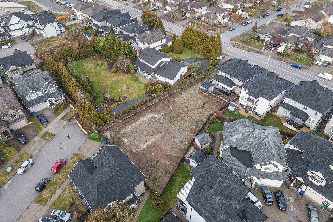 18310 68 Ave