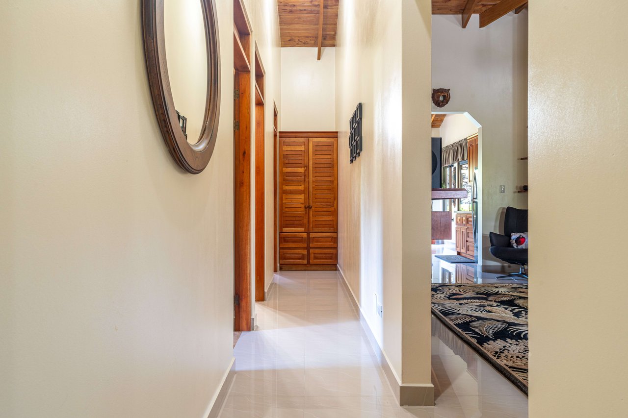 La Palma Custom Build 3 bedroom 2 bath - Prestine Condition