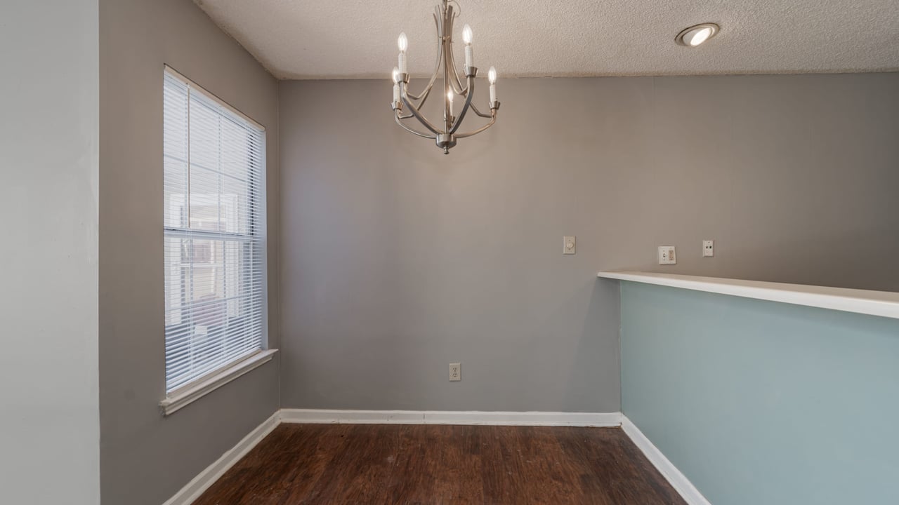 1 Bedroom Condo in Madison City!! Great Price!!